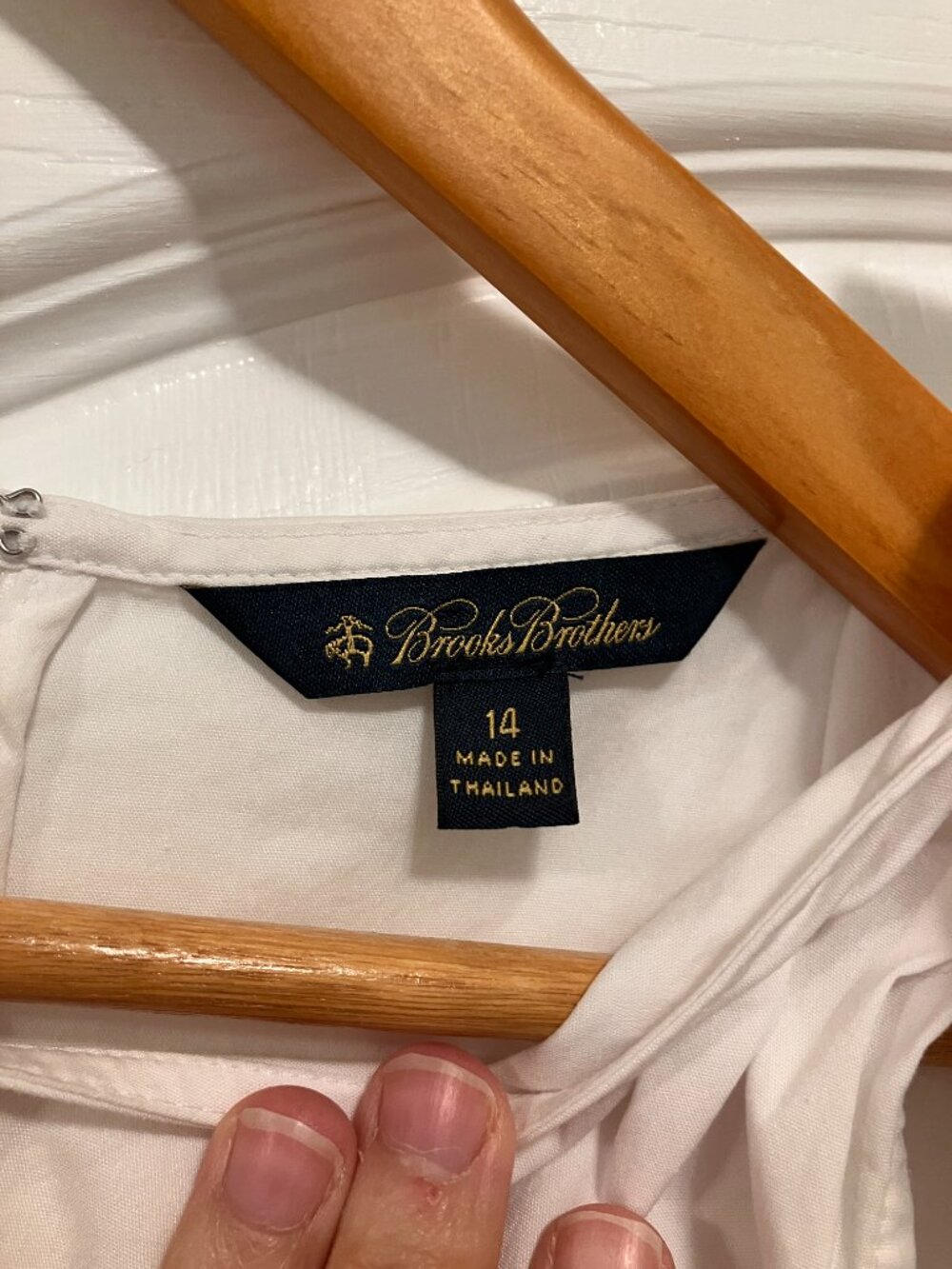 Brooks Brothers White Bow Shoulder Shell Top – Size 14 - Picture 4 of 5